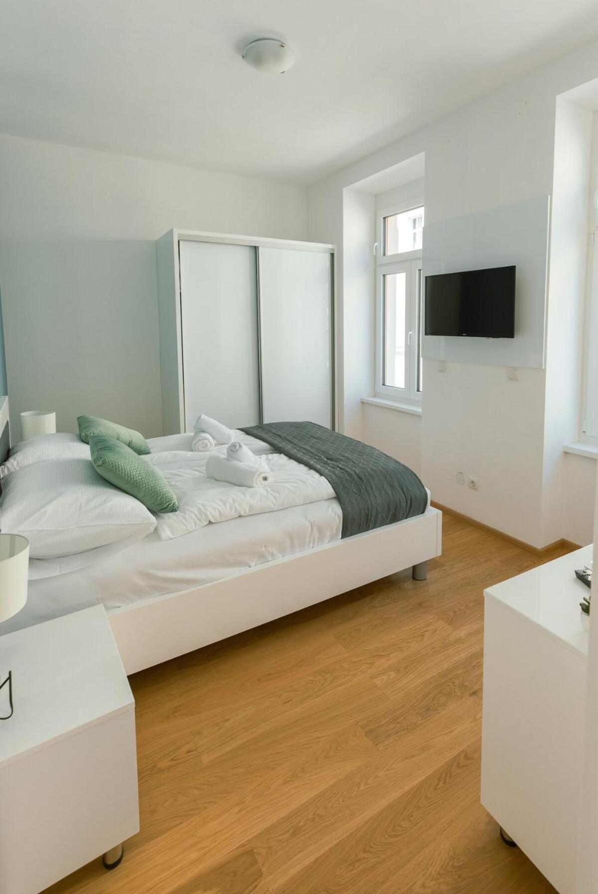 New Design 9 * Vienna